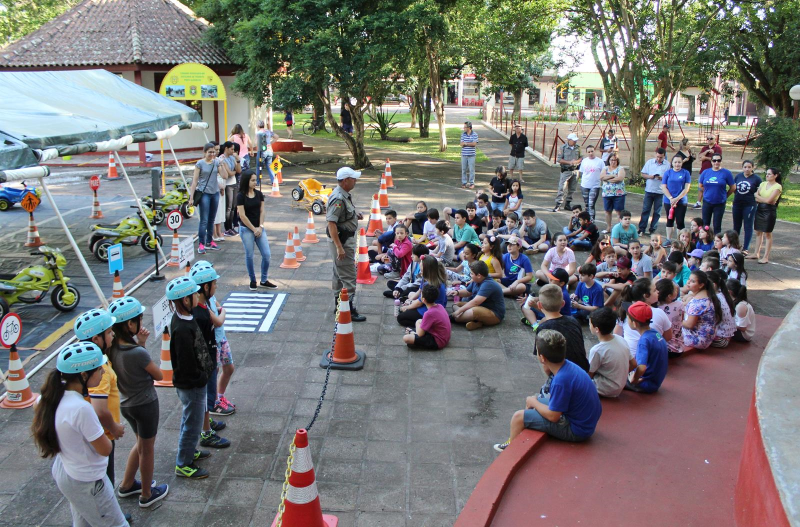 Alunos aprenderam noções básicas de trânsito nas atividades da Escolinha de Trânsito ABC